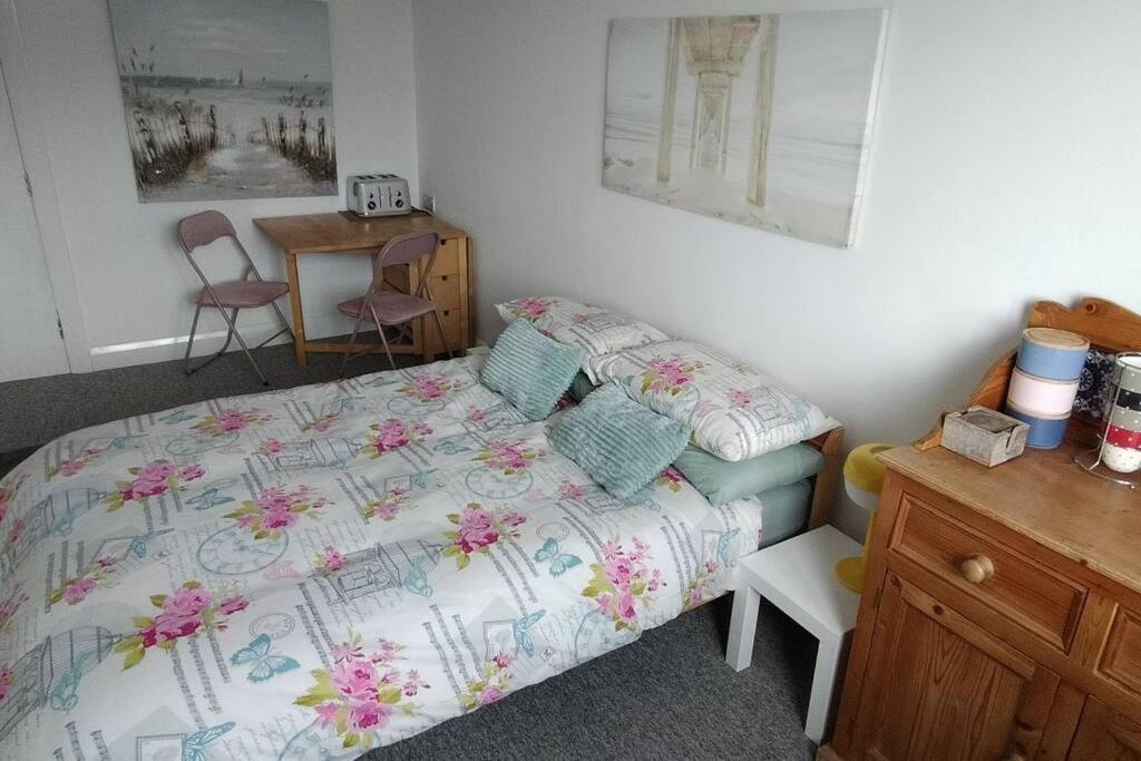Guest Suite 50M From The Beach Bognor Regis Exteriör bild