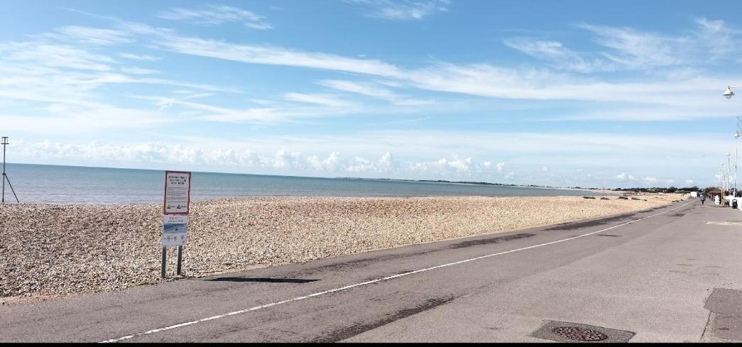 Guest Suite 50M From The Beach Bognor Regis Exteriör bild